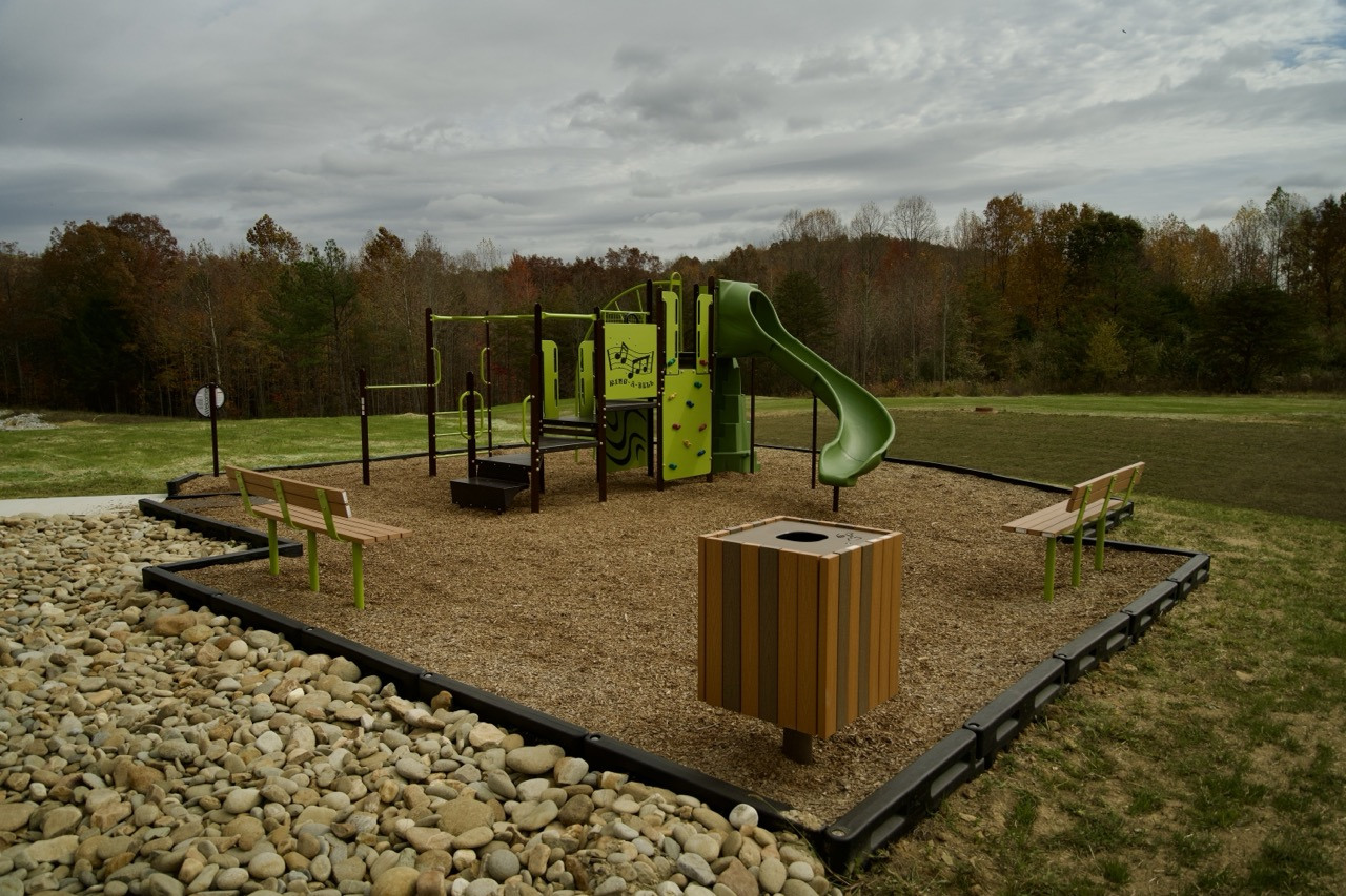 Bear Creek Apartments holds ribbon cutting ceremony
