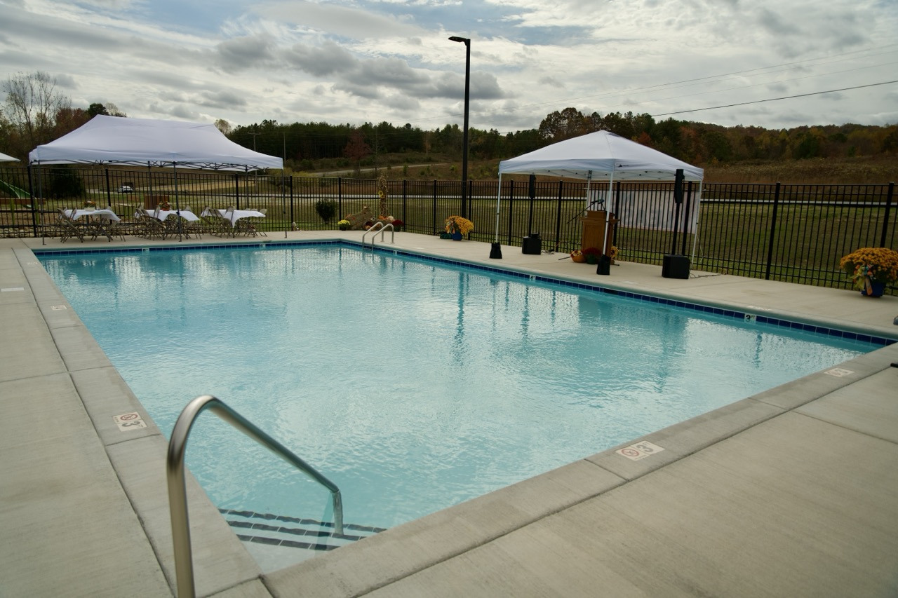 Bear Creek Apartments holds ribbon cutting ceremony